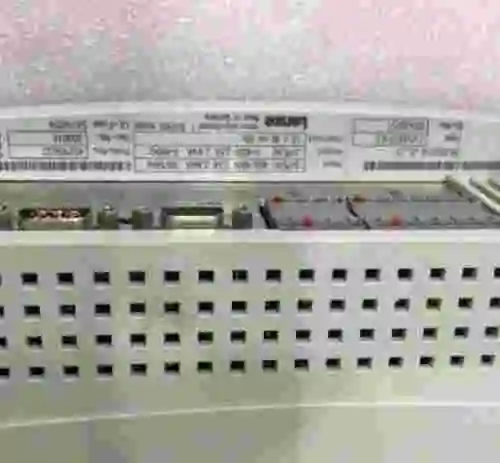 1. Lenze EVs 9322-es variador frecuencia 33.9322se.2e.21 (NUEVO)