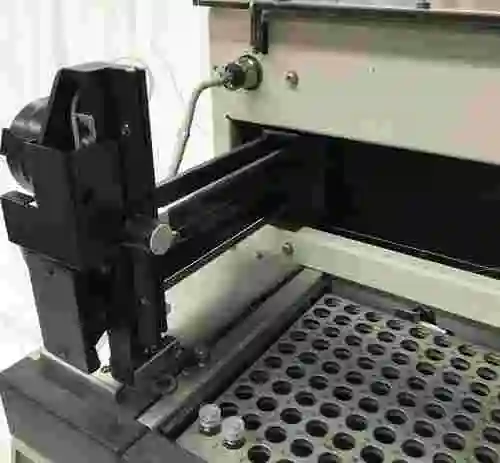6. Cromotógrafo PerkinElmer ISS-100