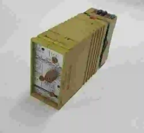 1. RELE MULTICOMAT RS 121/ATX