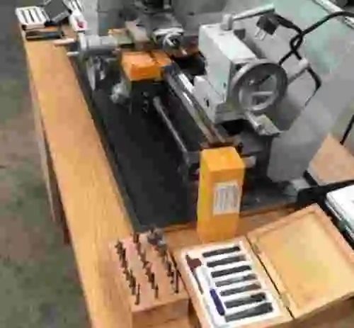 16. Torno QUANTUM D210x400 VARIO con accesorios
