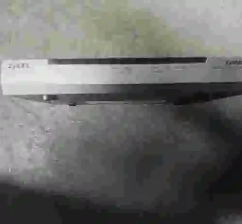 3. ZYXEL ZYWALL 10W INALAMBRICO ROUTER VPN FIREWALL LISTO CON FUENTE DE ALIMENTACION