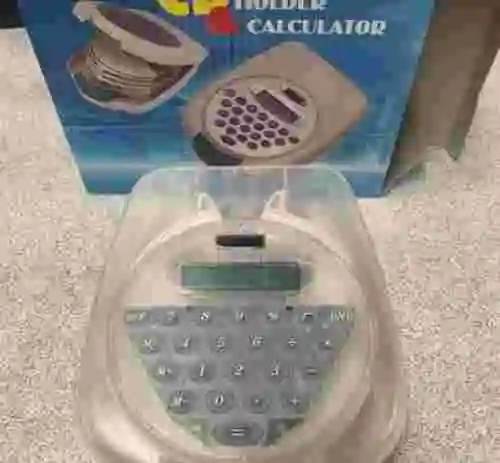 1. 280 UNIDADES GUARDA CD + CALCULADORA
