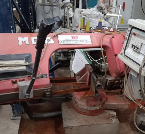 3. Sierra de cinta FAT 200 MAN.