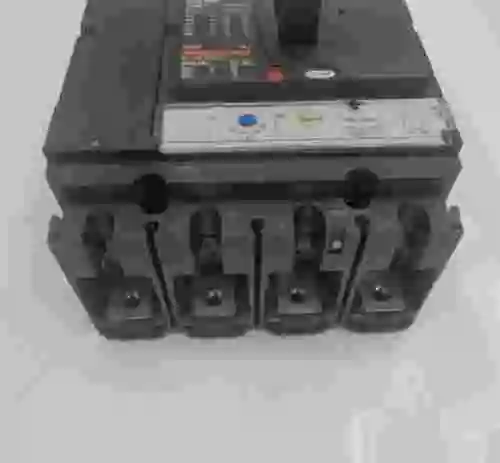 4. SCHNEIDER ELECTRIC COMPACT NSX 160F LV430651 NUEVO!