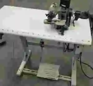 Máquina de coser MAIER