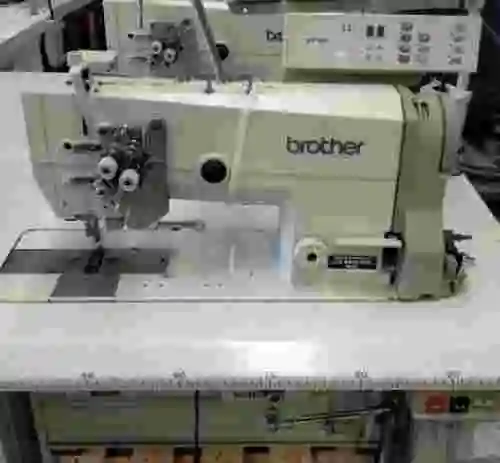 2. Lote de 2 máquinas de coser BROTHER F-20 LT2-B875-905