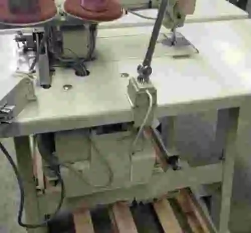 4. Lote de 2 máquinas de coser BROTHER F-40 DB2-B737-933