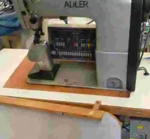 2. Máquina de coser DURKOPP ADLER 550-TE