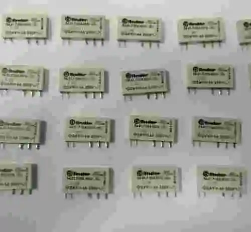 1. RELE FINDER 34.51.7.024.0010 LOTE DE 20 UNIDADES