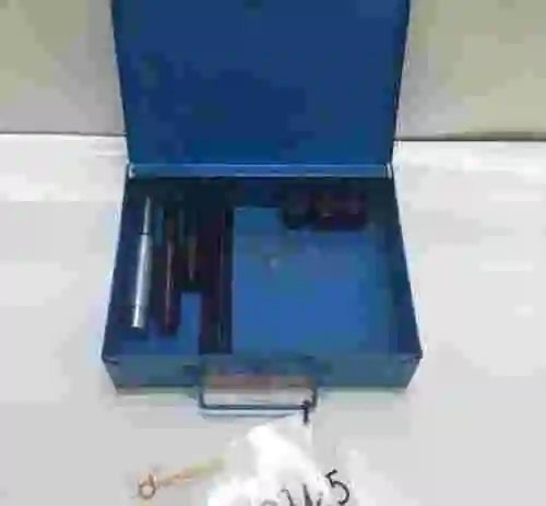 2. MALETÍN PEUGEOT CON UTILLAJE DE SUSPENSIÓN