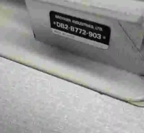 3. Máquina de coser BROTHER DB2-B772-903