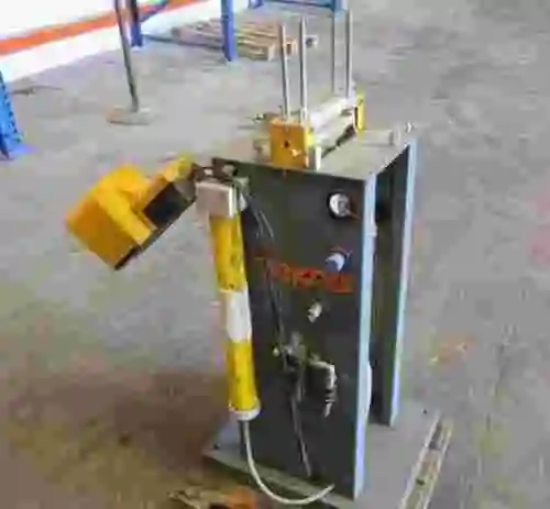 4. Ensambladora para perfiles de aluminio TEKNA