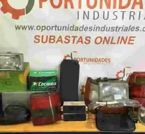 18. LOTE DE REPUESTOS ORIGINALES PARA AUTOMÓVILES