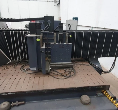 5. Fresadora CNC FA 3000VCT