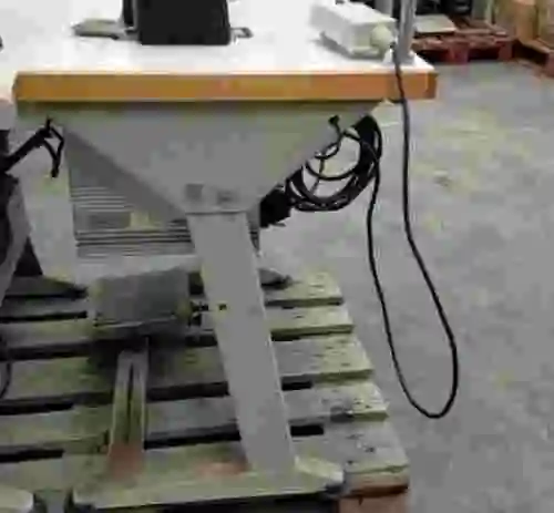 2. MAQUINA DE COSER DURKOPP ADLER DO