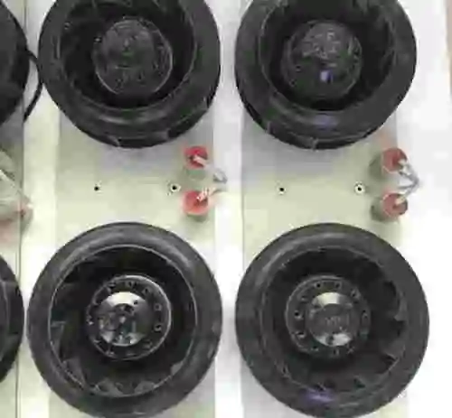 3. LOTE DE 12 VENTILADORES CENTRÍFUGO DE 230V