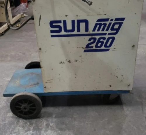 4. Equipo de soldar SUNARC sun mig 260