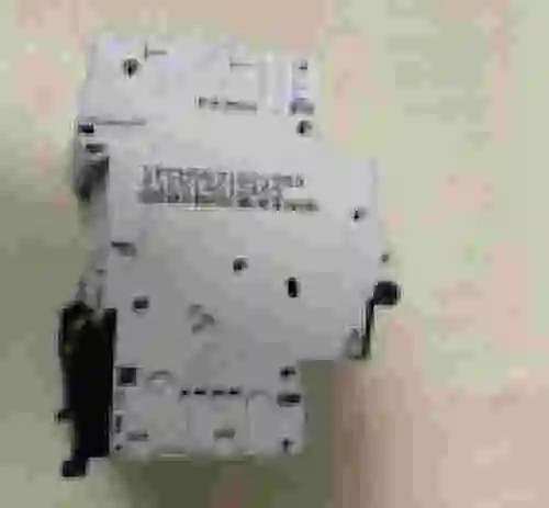 2. Interruptor GENERAL ELECTRIC C10 EP64