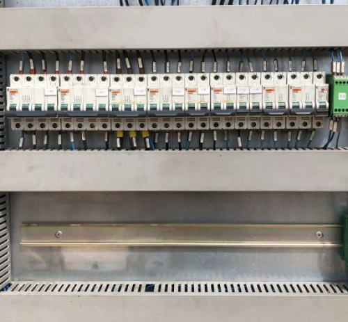 19. GENERADOR EMU-1500 CON CONTENEDOR INSONORIZADO