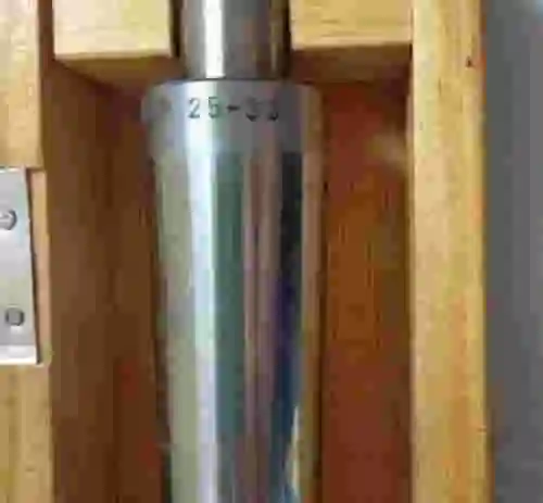 2. Eje de mecanizado para torno LAIP 25-33