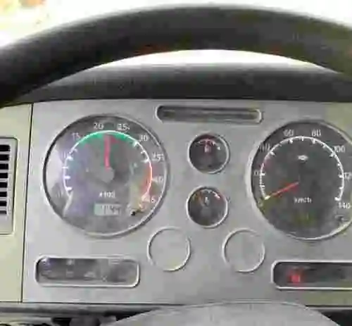 12. Camión Nissan atleon
