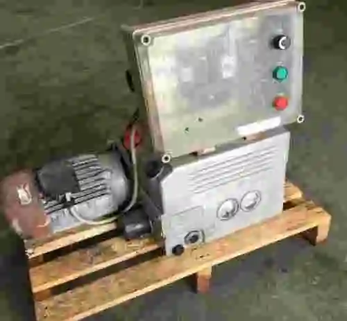 1. Bomba de vacío Busch  100-132  0,5 mbar de 2,2 kw con cuadro eléctrico