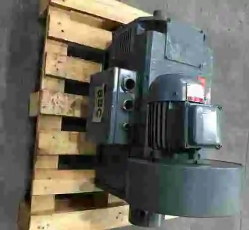 8. MOTOR BBC de corriente continua tipo MIF 132 AS - 207 400V con motor del ventilador 631/2X