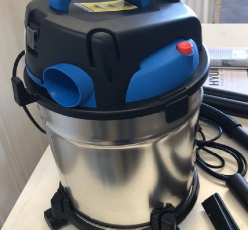 2. ASPIRADOR DE POLVO Y LIQUIDOS HYUNDAI HYV120