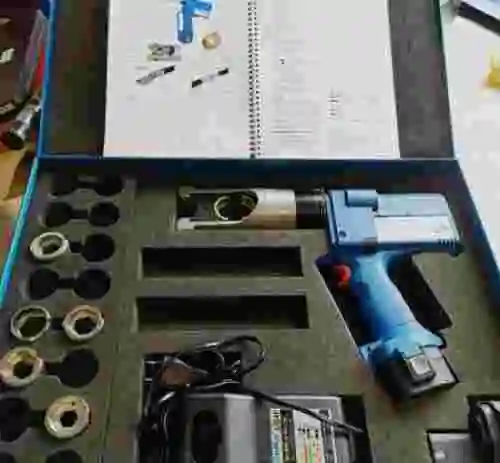 1. EQUIPO DE ENGATILLAR MANGUITOS ELECTRICOS KLAUKE EK120U-PLUS