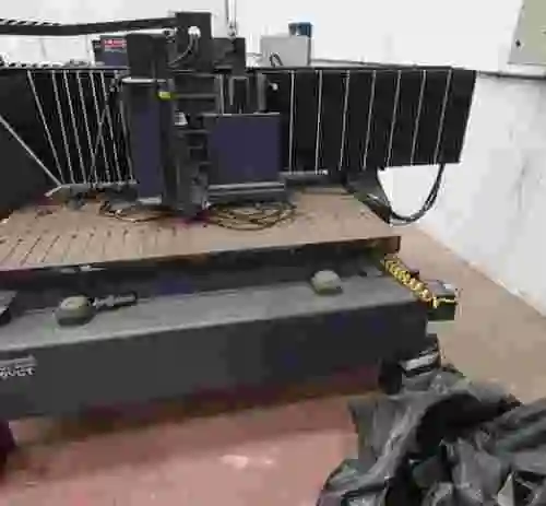 23. Fresadora CNC FA 3000VCT