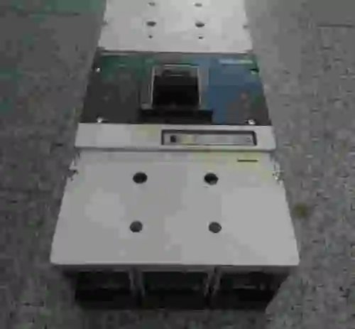 4. SIEMENS  3VL6780-1AA36-0AA0 INTERRUPTOR DE RED  800A