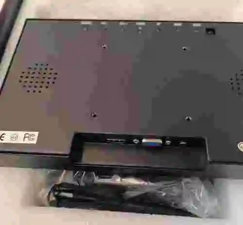 4. Monitor TFT-LCD PAL/NTSC AUTO SWITCH