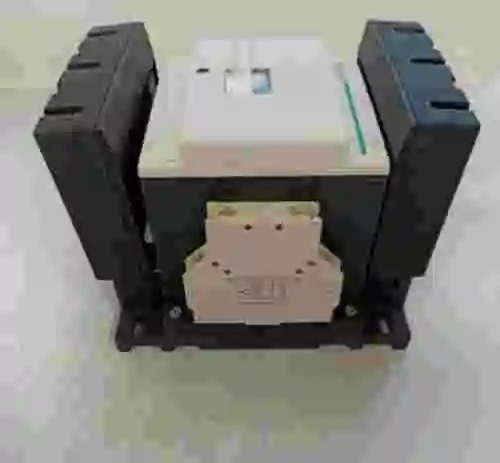 1. SCHNEIDER ELECTRIC CONTACTOR LC1 D150F7 NUEVO EN CAJA