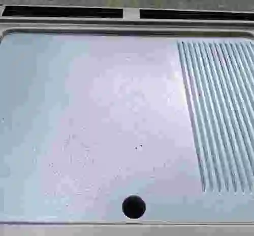 4. PLANCHA CON MUEBLE ZANUSSI