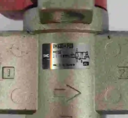4. Válvula de bloqueo neumático SMC VHS30-F03