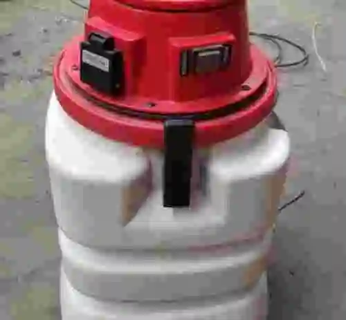3. Aspiradora industrial  IMCOINSA 2R 4