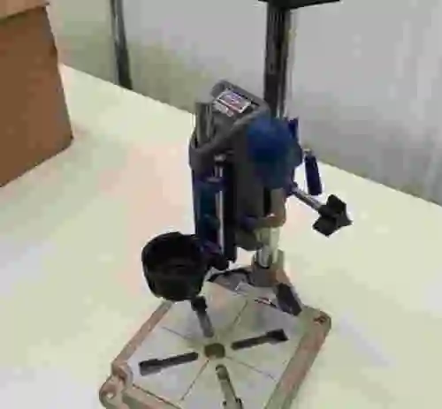 2. Soporte DREMEL WORKSTATION 220