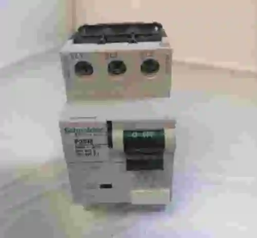 1. SCHNEIDER ELECTRIC P25M 21100 0.1-0.16A