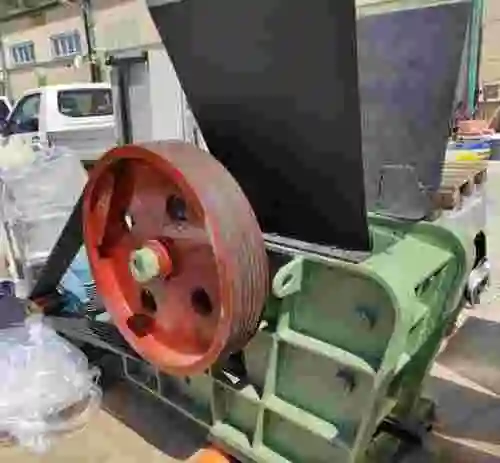 1. Prensa por aplastamiento de metales . Potencia 15 kw