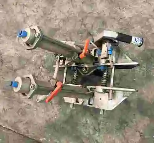 7. Equipo de doble cilindro para carpintería de aluminio