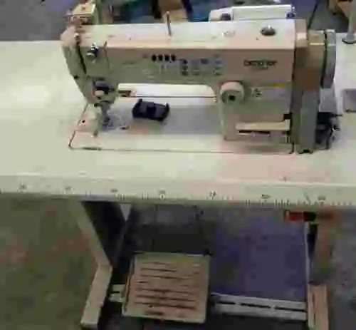1. Máquinas de coser BROTHER F-40 DB2-B737-933TR