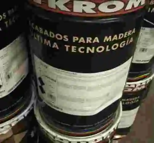 2. LOTE DE ACABADOS PARA MADERA TKROM
