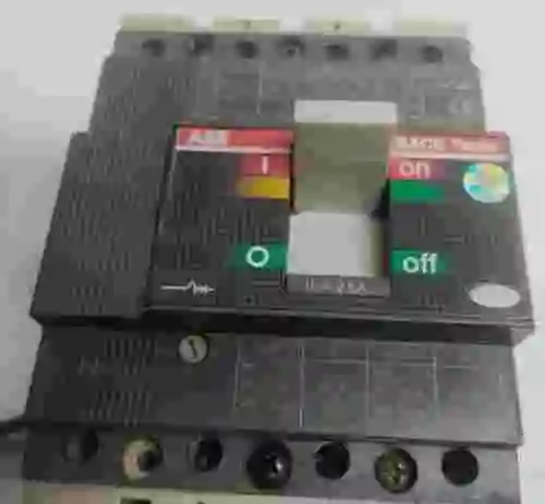 4. ABB SACE TMAX T1C 160 25A