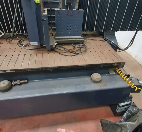 8. Fresadora CNC FA 3000VCT