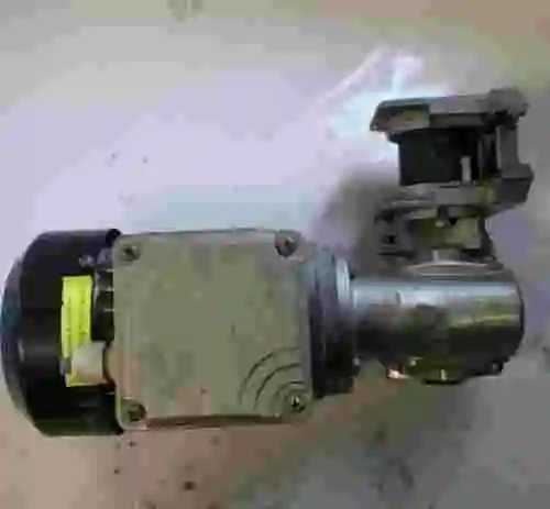 2. Motor trifásico REXROTH 3 842 503 783+ REXROTH 3 842 527 868 + BOSCH 3 842 524 253