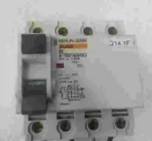 2. MERLIN GERIN 25A 0.300A 400V