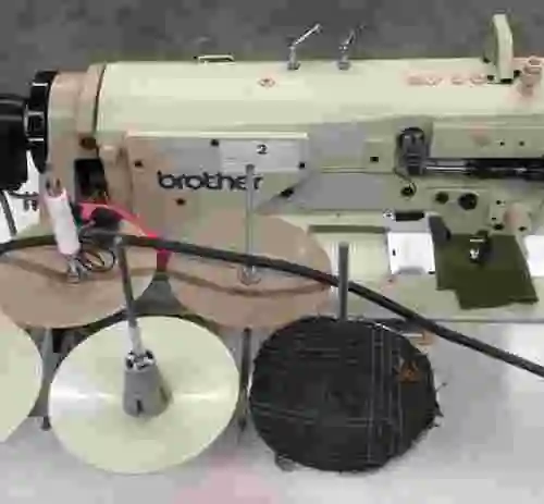3. MAQUINA DE COSER BROTHER LT2-B845-5