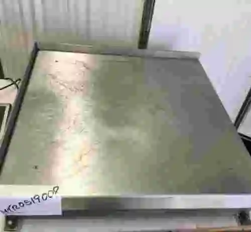 2. Bascula sobremesa Inox  de 60x60 cm con  visor DIBAL de 0-15 kg