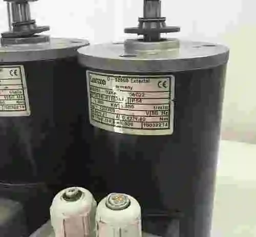 3. LOTE DE 2 MOTORES MARCA LENZE DE 0.06KW