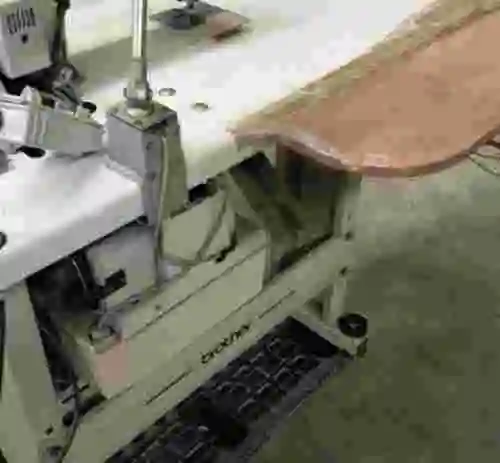 4. Máquina de coser BROTHER DB2-B772-903